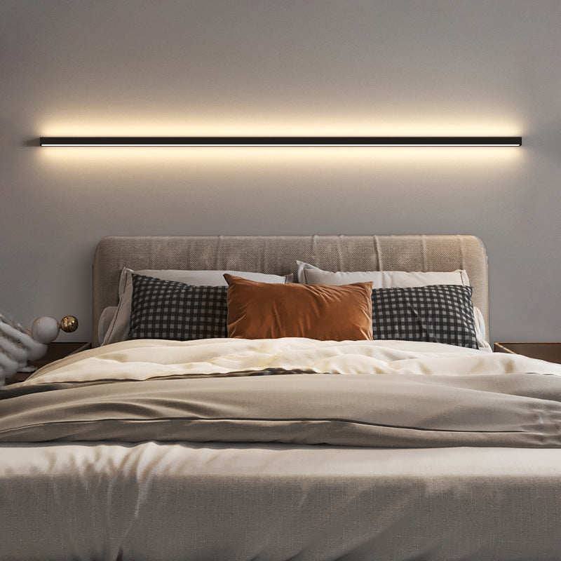 مصباح حائط LED طويل من الألومنيوم والحديد بتصميم عصري بسيط لغرفة المعيشة 