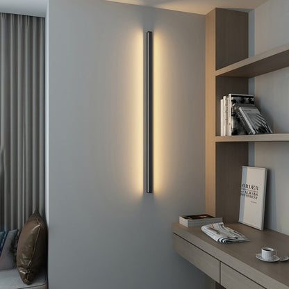 مصباح حائط LED طويل من الألومنيوم والحديد بتصميم عصري بسيط لغرفة المعيشة 