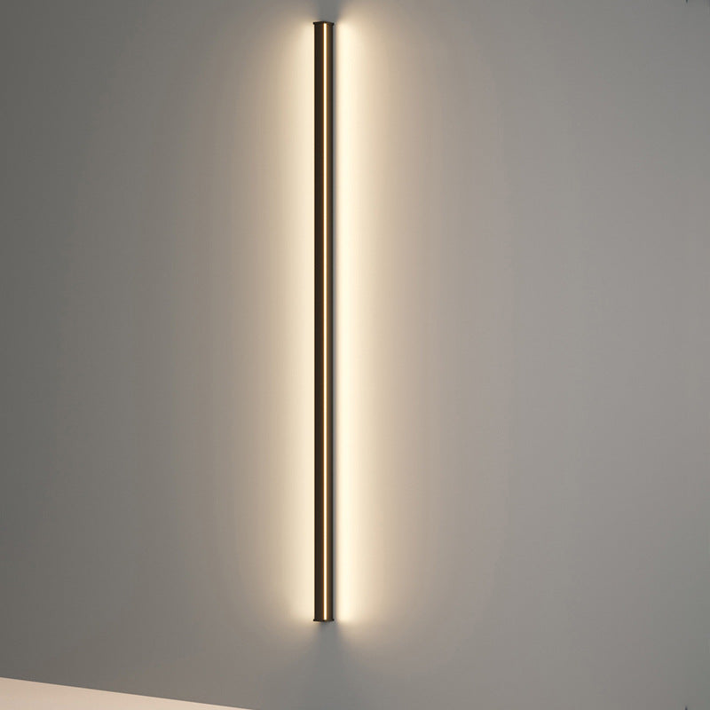مصباح حائط LED طويل من الألومنيوم والحديد بتصميم عصري بسيط لغرفة المعيشة 
