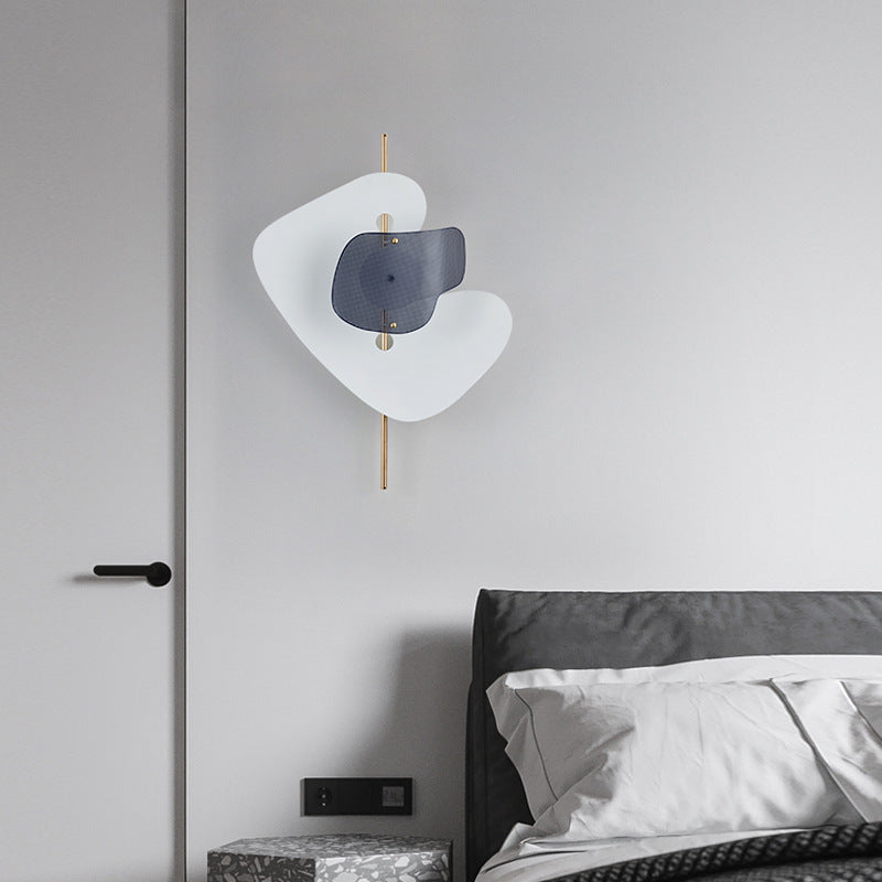Modern Art Deco Irregular Geometry Hardware Iron LED Wall Sconce Lamp For Living Room