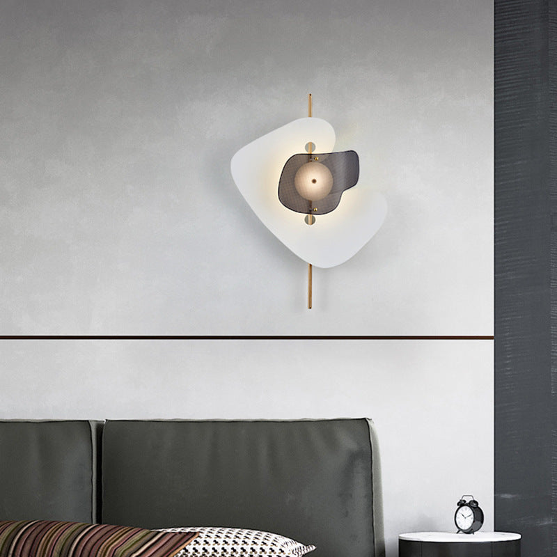 Modern Art Deco Irregular Geometry Hardware Iron LED Wall Sconce Lamp For Living Room
