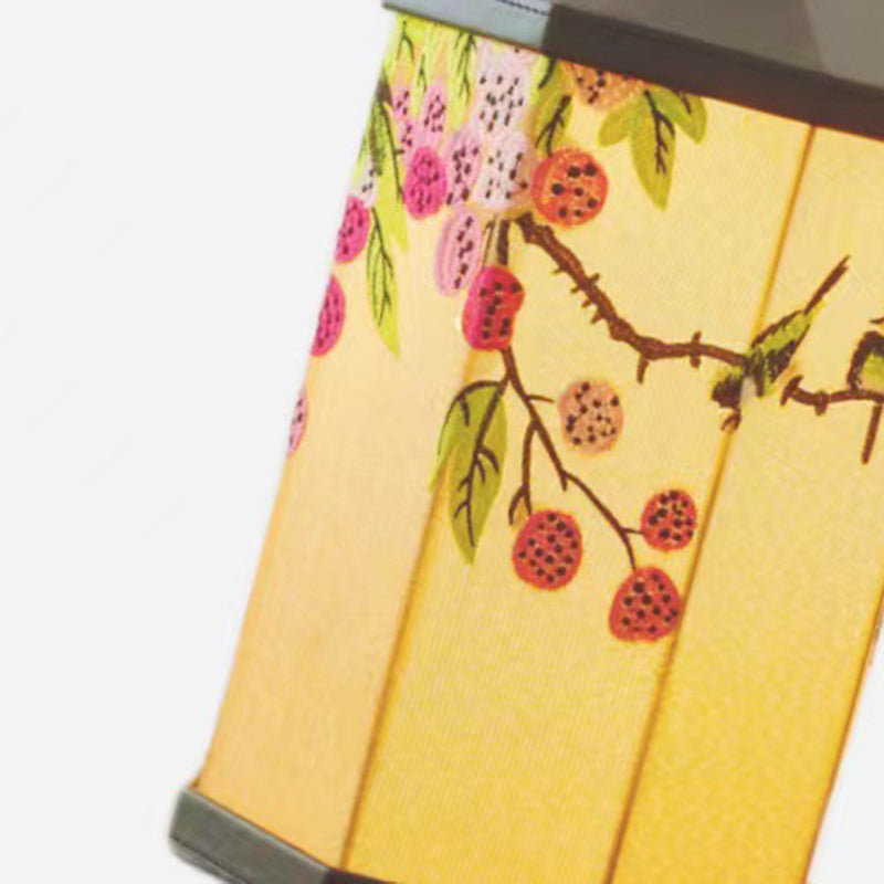 Traditional Vintage Embroidery Pattern Iron Fabric LED Table Lamp For Living Room