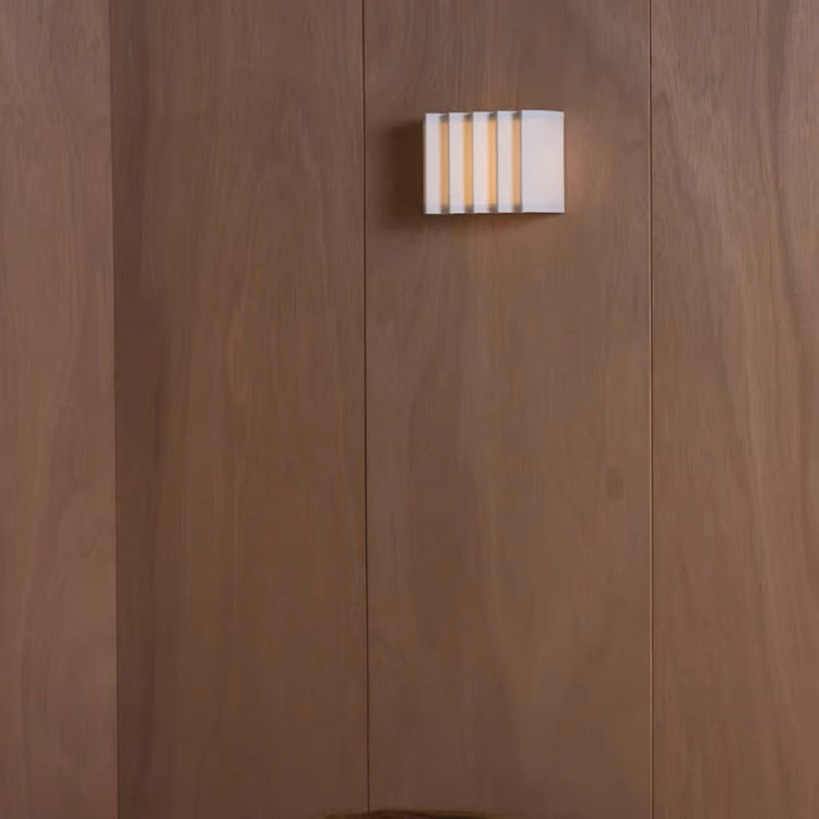 مصباح حائط LED مستطيل الشكل من القماش بتصميم آرت ديكو الحديث لغرفة النوم 