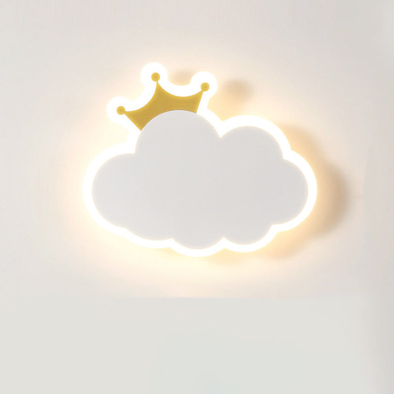 مصباح حائط LED من الأكريليك والحديد بتصميم بسيط وعصري على شكل غيوم بجانب السرير 