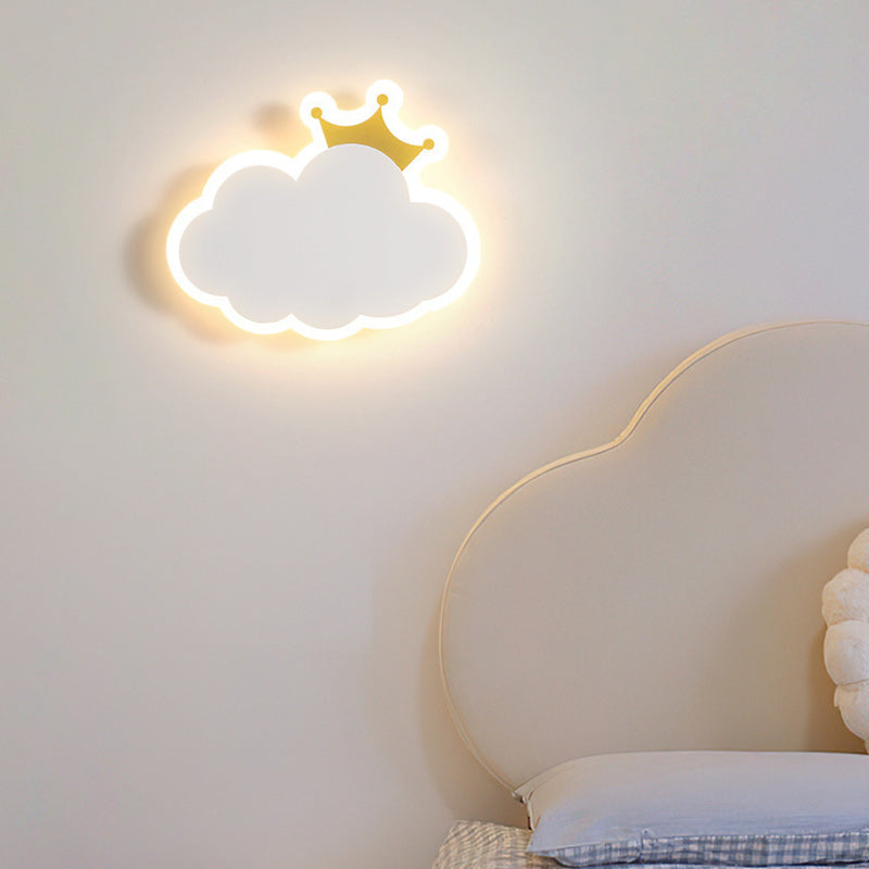 مصباح حائط LED من الأكريليك والحديد بتصميم بسيط وعصري على شكل غيوم بجانب السرير 