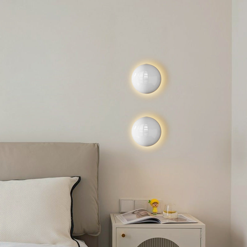 مصباح حائط LED بتصميم عصري بسيط مصنوع من خرز دائري كامل من الحديد لغرفة النوم