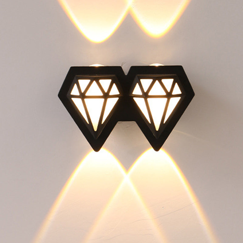 مصباح حائط LED على شكل ماسي من الألومنيوم المقاوم للماء بتصميم إبداعي معاصر للفناء الخارجي 