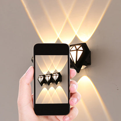 مصباح حائط LED على شكل ماسي من الألومنيوم المقاوم للماء بتصميم إبداعي معاصر للفناء الخارجي 
