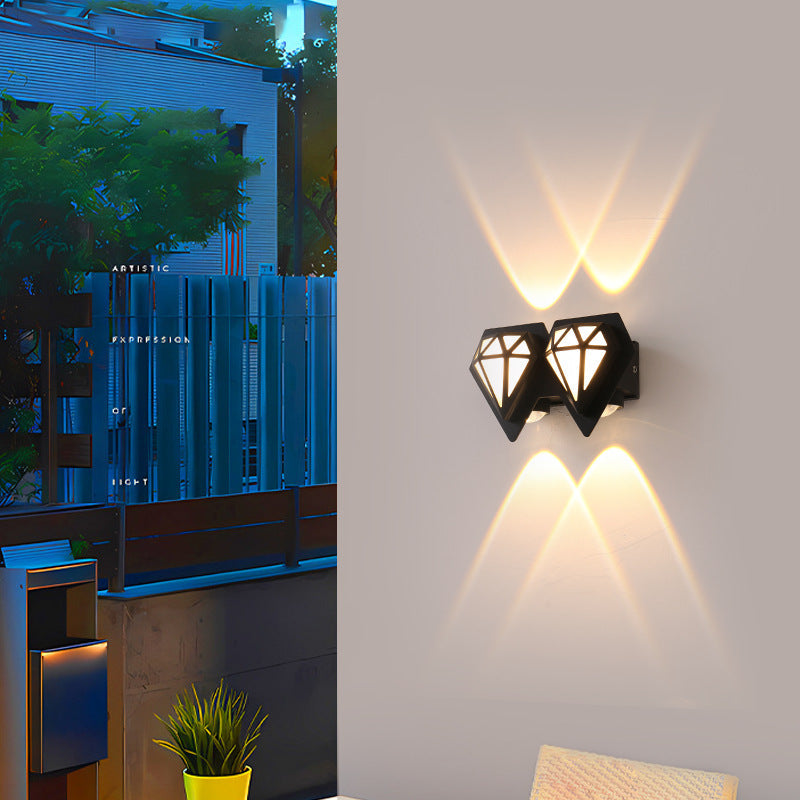 مصباح حائط LED على شكل ماسي من الألومنيوم المقاوم للماء بتصميم إبداعي معاصر للفناء الخارجي 