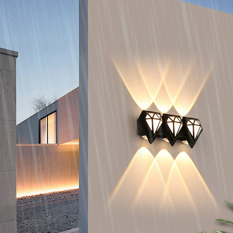 مصباح حائط LED على شكل ماسي من الألومنيوم المقاوم للماء بتصميم إبداعي معاصر للفناء الخارجي 
