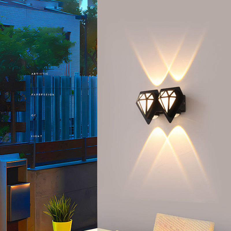 مصباح حائط LED على شكل ماسي من الألومنيوم المقاوم للماء بتصميم إبداعي معاصر للفناء الخارجي 