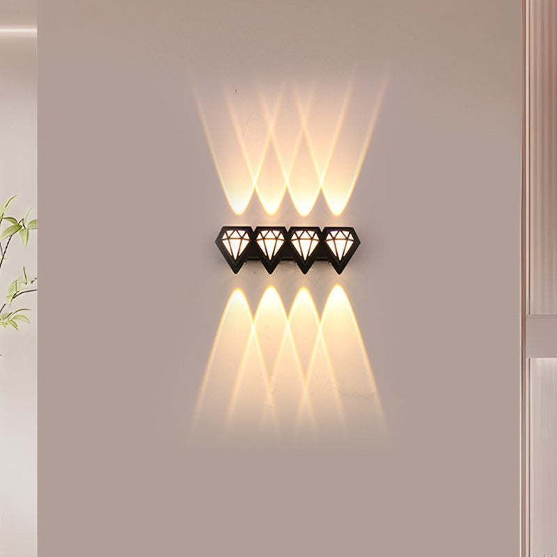 مصباح حائط LED على شكل ماسي من الألومنيوم المقاوم للماء بتصميم إبداعي معاصر للفناء الخارجي 