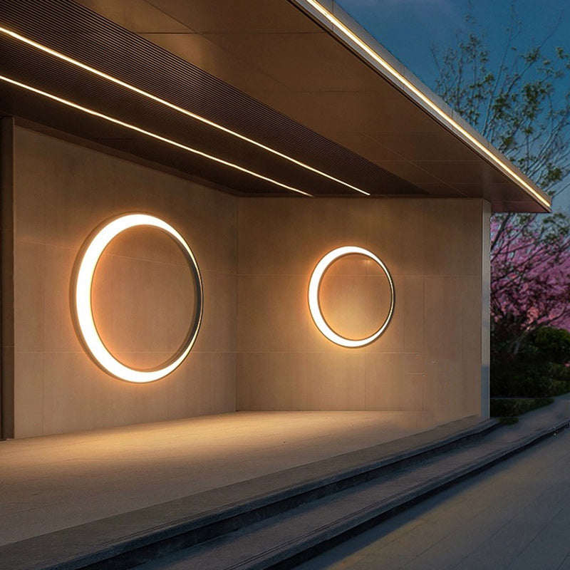 مصباح حائط LED مصنوع من الفولاذ المقاوم للصدأ المقاوم للماء بتصميم دائري بسيط عصري للفناء الخارجي 