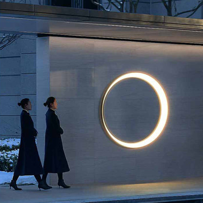 مصباح حائط LED مصنوع من الفولاذ المقاوم للصدأ المقاوم للماء بتصميم دائري بسيط عصري للفناء الخارجي 