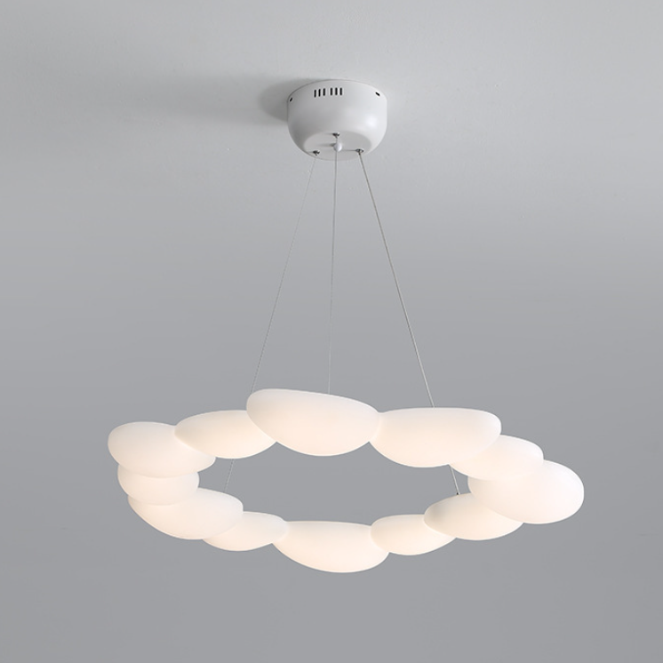 ثريا LED بتصميم معاصر من البولي إيثيلين بتصميم حصى اسكندنافي لغرفة الطعام