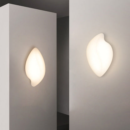 مصباح حائط LED بتصميم عصري بسيط على شكل ورقة كريمية الشكل مصنوع من الحديد المقولب الدوار لغرفة المعيشة