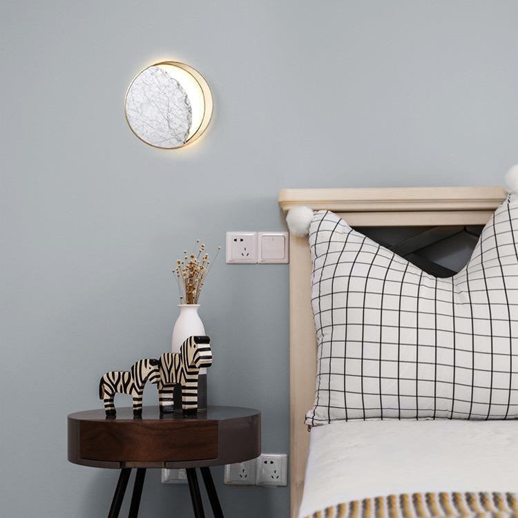 مصباح حائط LED دائري من الرخام المعدني بتصميم آرت ديكو لغرفة النوم 