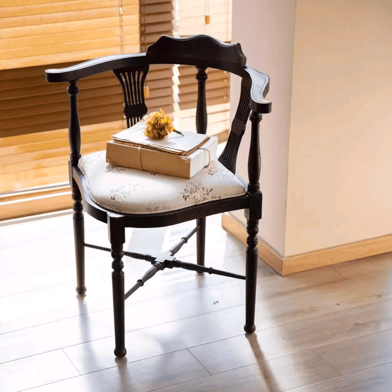 Modern Mid-Century Solid Wood & Patterned Fabric Square Cushion Dining Chair With Curved Backrest For Dining Room & Living Room