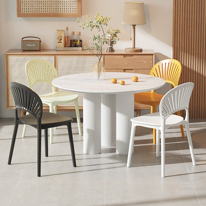 Contemporary Nordic Square PP Plastic Dining Chair Scalloped Backrest For Dining Room
