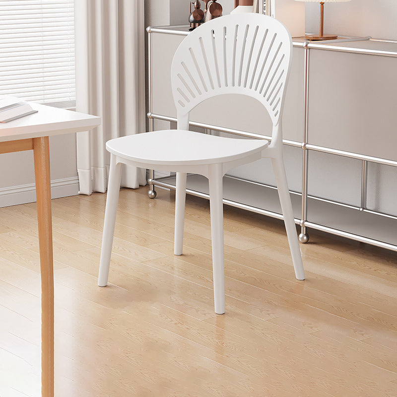 Contemporary Nordic Square PP Plastic Dining Chair Scalloped Backrest For Dining Room