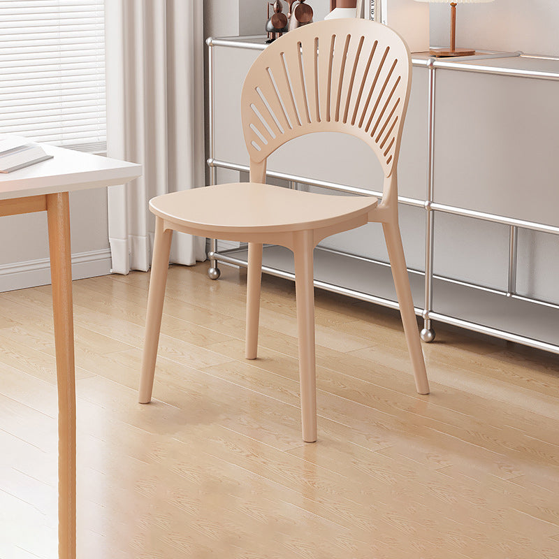 Contemporary Nordic Square PP Plastic Dining Chair Scalloped Backrest For Dining Room