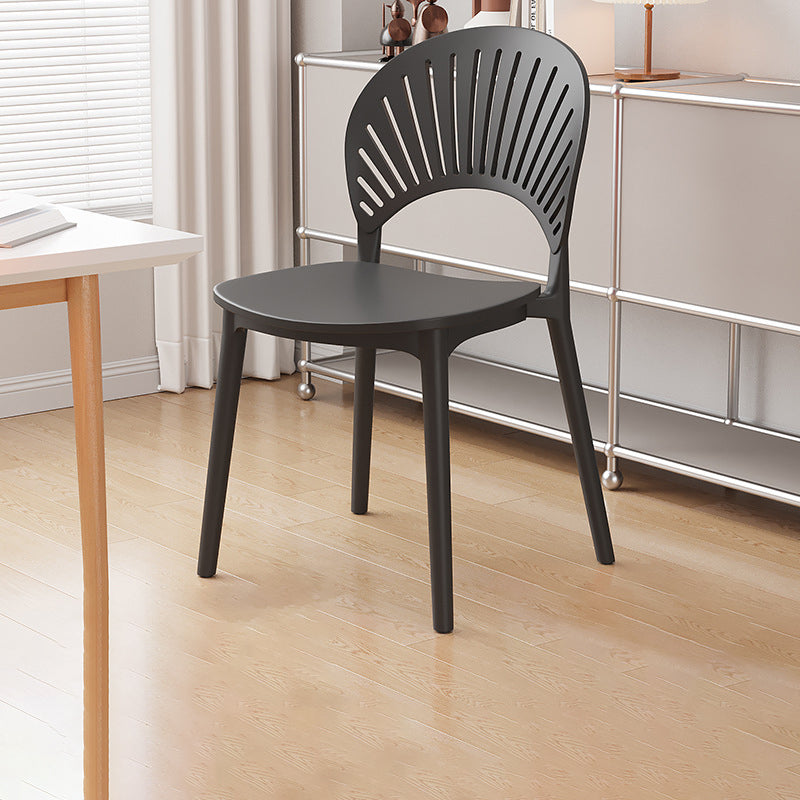 Contemporary Nordic Square PP Plastic Dining Chair Scalloped Backrest For Dining Room