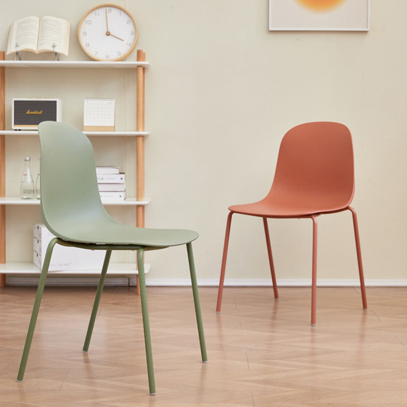 Modern Minimalist PP Plastic Iron Frame Curved Dining Chair Backrest Armless For Dining Room