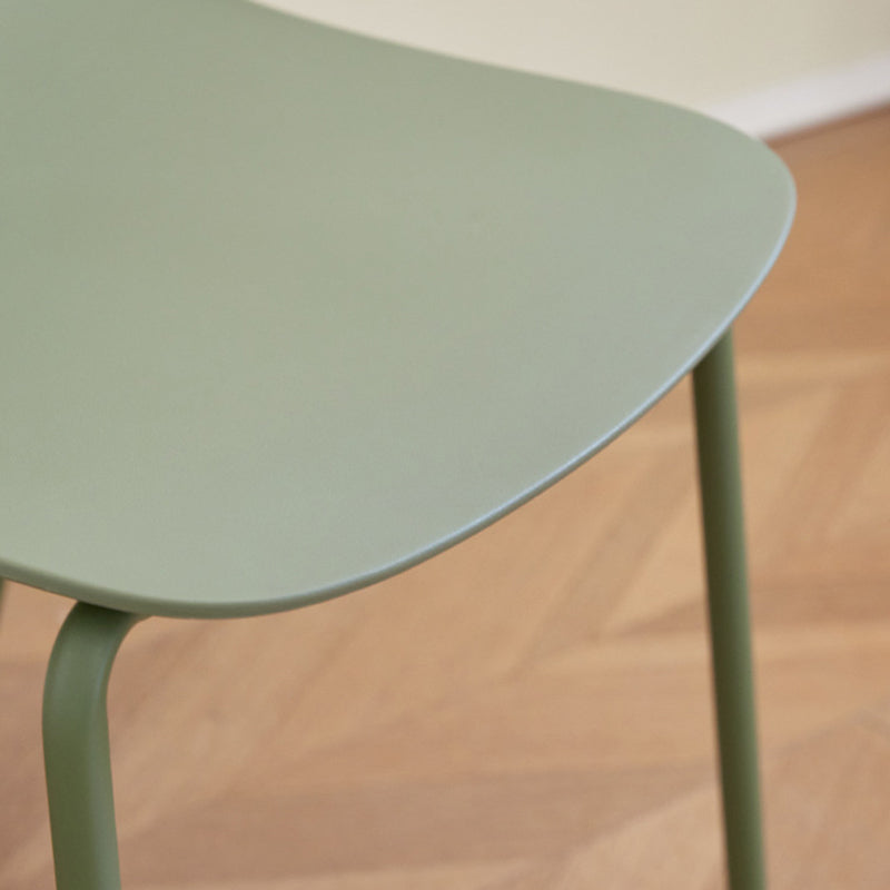 Modern Minimalist PP Plastic Iron Frame Curved Dining Chair Backrest Armless For Dining Room