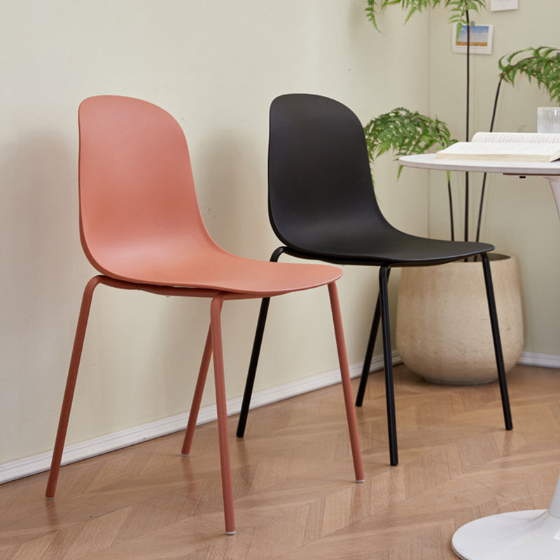Modern Minimalist PP Plastic Iron Frame Curved Dining Chair Backrest Armless For Dining Room