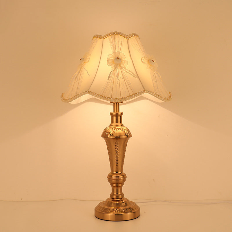 Contemporary Scandinavian Flower Iron Fabric 1-Light Table Lamp For Bedroom