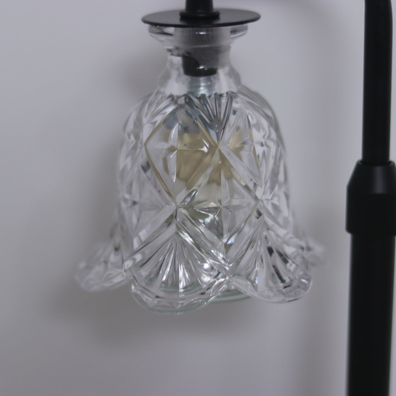 Modern Minimalist Flower Iron Glass Wood 1-Light Aromatherapy Melting Wax Table Lamp For Bedroom