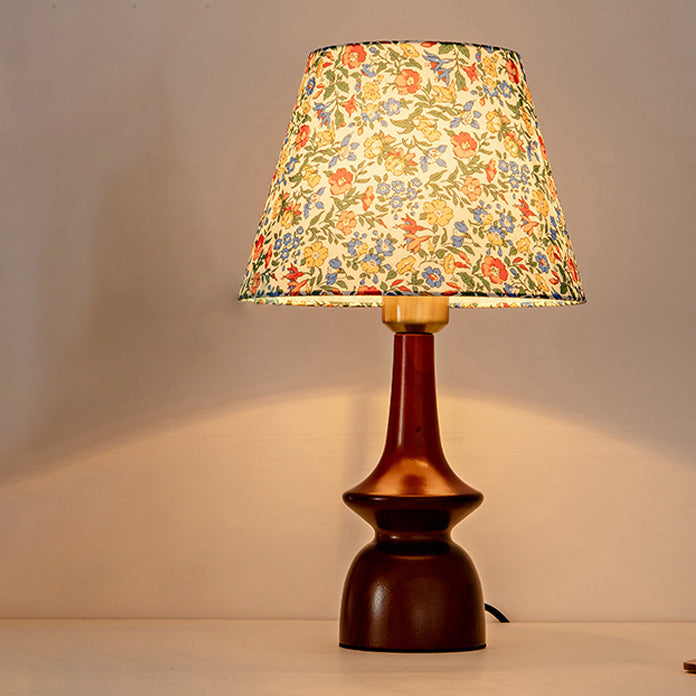 Traditional Vintage Round Table Solid Wood Fabric 1-Light Table Lamp For Bedroom