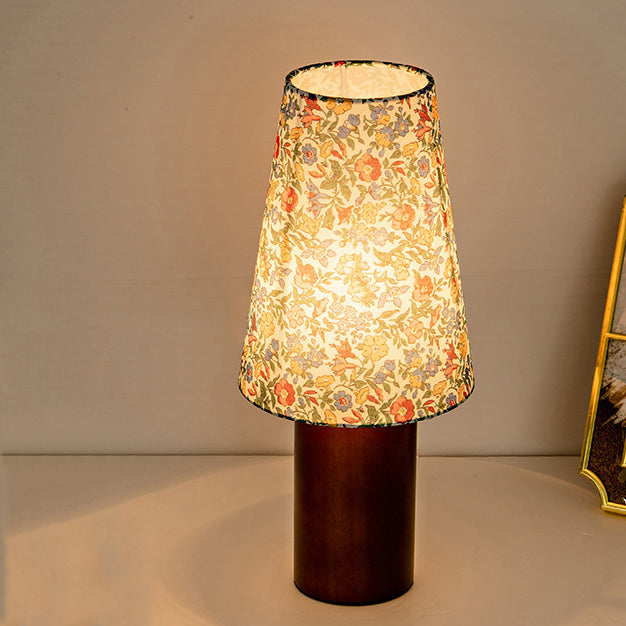 Traditional Vintage Round Table Solid Wood Fabric 1-Light Table Lamp For Bedroom
