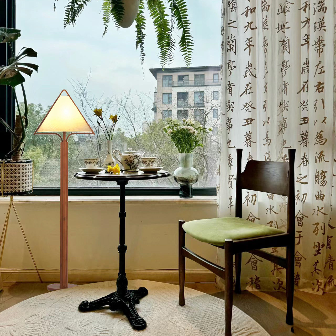 Traditional Vintage Wood Fabric Cylinder Base 1-Light Standing Floor Lamp For Living Room