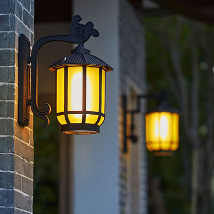 Traditional Chinese Aluminum Glass Round Lantern 1-Light Wall Sconce Lamp For Outdoor Patio