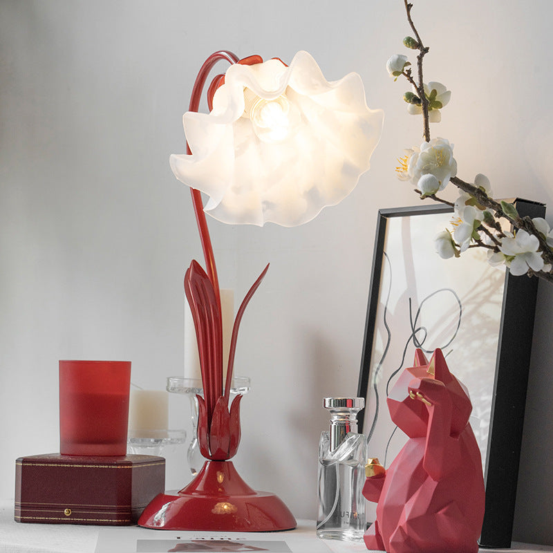 Traditional Chinese Iron Glass Floral Shade 1-Light Table Lamp For Bedroom