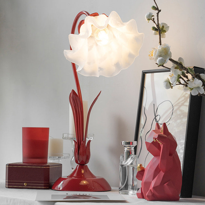 Traditional Chinese Iron Glass Floral Shade 1-Light Table Lamp For Bedroom
