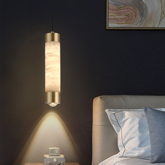 寝室に最適な、現代的な高級真鍮とアラバスター製のシリンダー型LEDペンダントライト