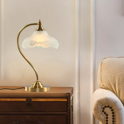 Traditional Vintage Brass Glass Floral-Shaped 1-Light Table Lamp For Living Room