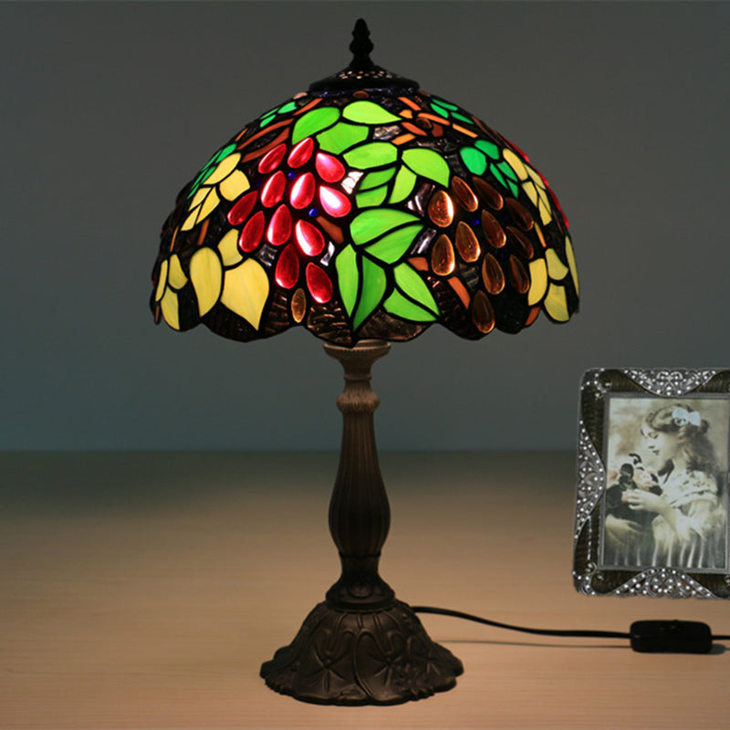 Traditional Tiffany Zinc Alloy & Stained Glass Round 1-Light Table Lamp For Bedroom & Living Room