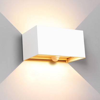 مصباح حائط LED مستطيل الشكل من الألومنيوم بتصميم عصري وبسيط للفناء الخارجي