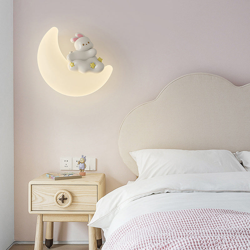 Modern Art Deco PE Iron Crescent LED Wall Sconce Lamp For Bedroom