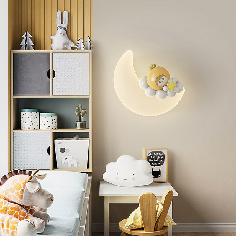 Modern Art Deco PE Iron Crescent LED Wall Sconce Lamp For Bedroom