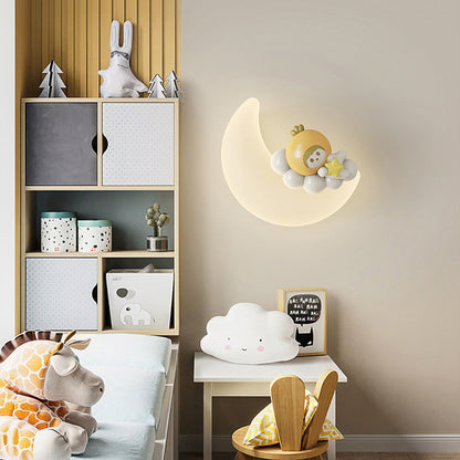 Modern Art Deco PE Iron Crescent LED Wall Sconce Lamp For Bedroom