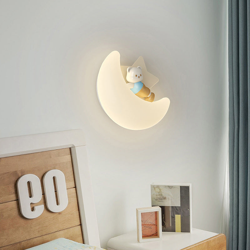 Modern Art Deco PE Iron Crescent LED Wall Sconce Lamp For Bedroom