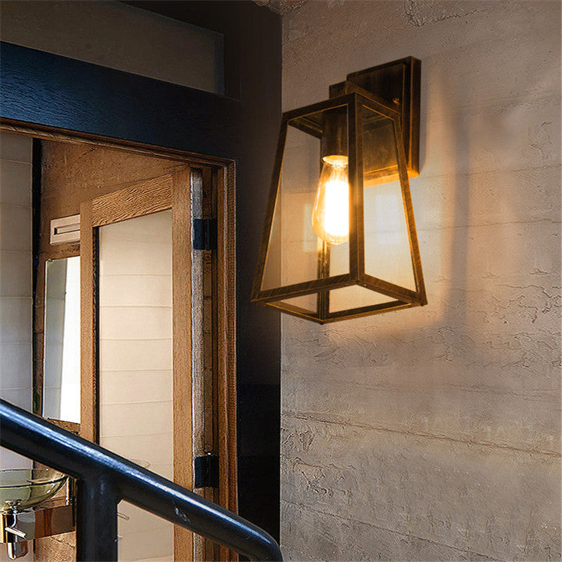 Traditional Vintage Iron Glass Lantern-Style Trapezoid 1-Light Wall Sconce Lamp For Outdoor