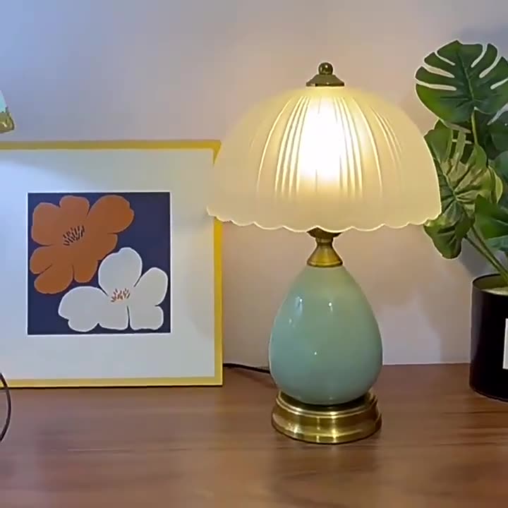 Traditional Vintage Ceramic Glass Metal Teardrop Half-Dome 1-Light Table Lamp For Bedroom