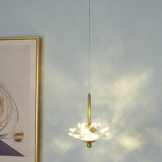 مصباح LED معاصر فاخر من الكريستال والنحاس على شكل لوتس لوضعه بجانب السرير