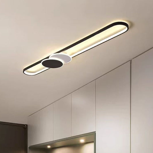 مصباح سقف LED بتصميم بيضاوي من الأكريليك والألومنيوم بتصميم عصري بسيط، مثبت على السقف في الممر