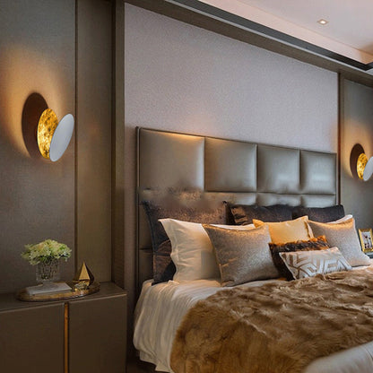 Contemporary Nordic Round Iron LED Wall Sconce Lamp For Bedroom